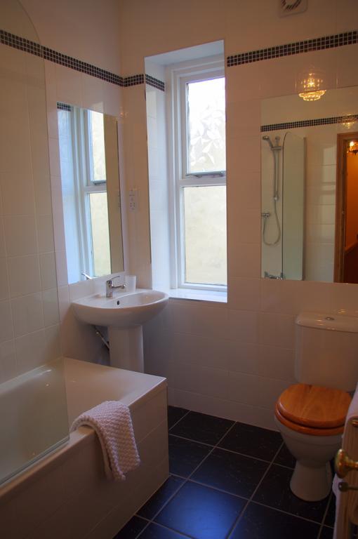 Crown House Suites Halifax Cameră foto